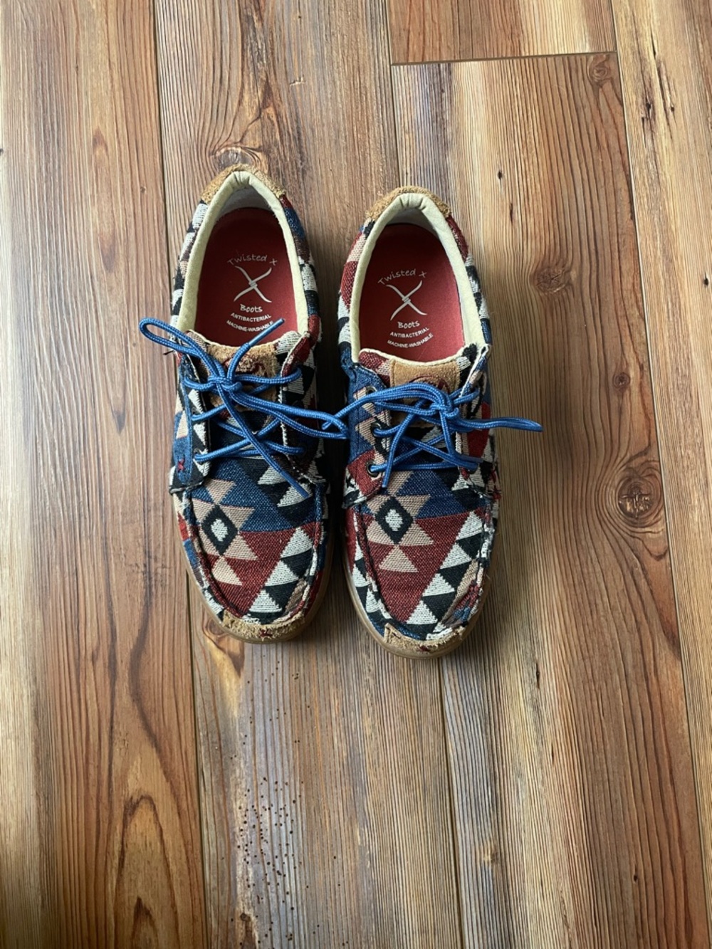 Women Twisted X Aztec Pattern Shoes in Blue, Red, Cream
